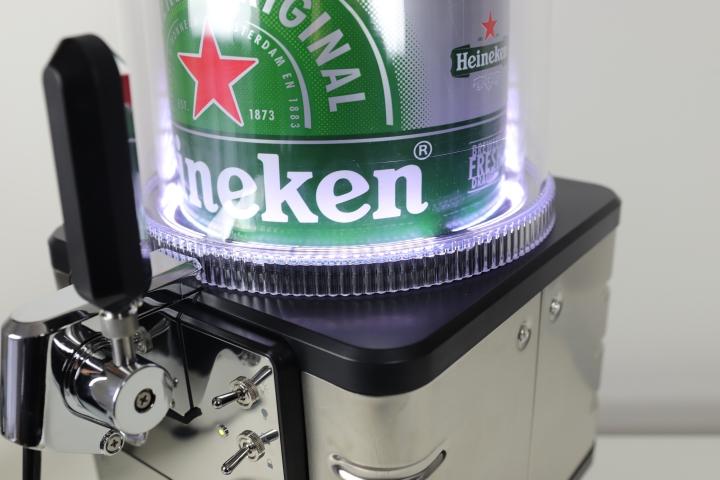 BLADE Biertap met een Heineken fust erin close-up 